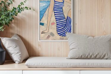 "Meet me by the sea" 80x40 cm Malerei Frau am Strand mit Leuchtturm